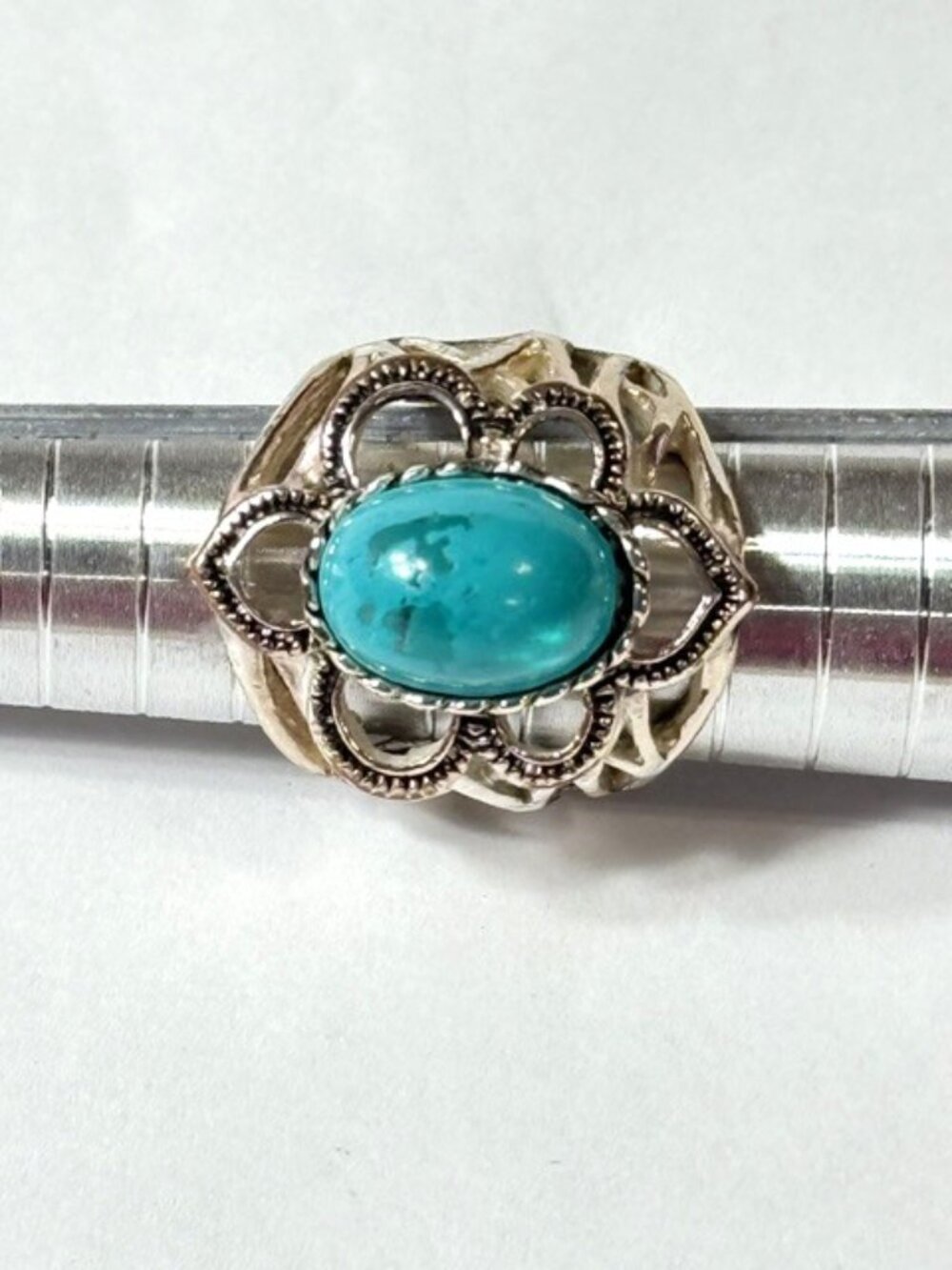 Turquoise and silver statement ring. - Picture 2 of 6